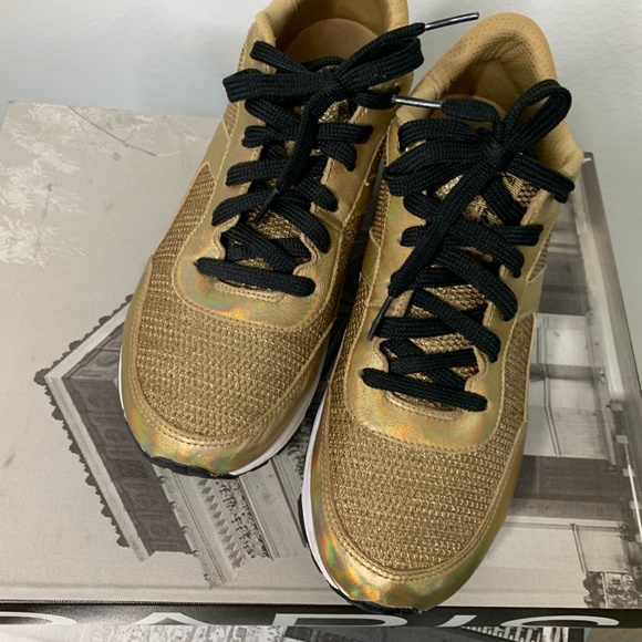 SAM EDELMAN WOMEN'S DAX METALLIC SNEAKERS IN GOLD/BLACK - Picture 5 of 5